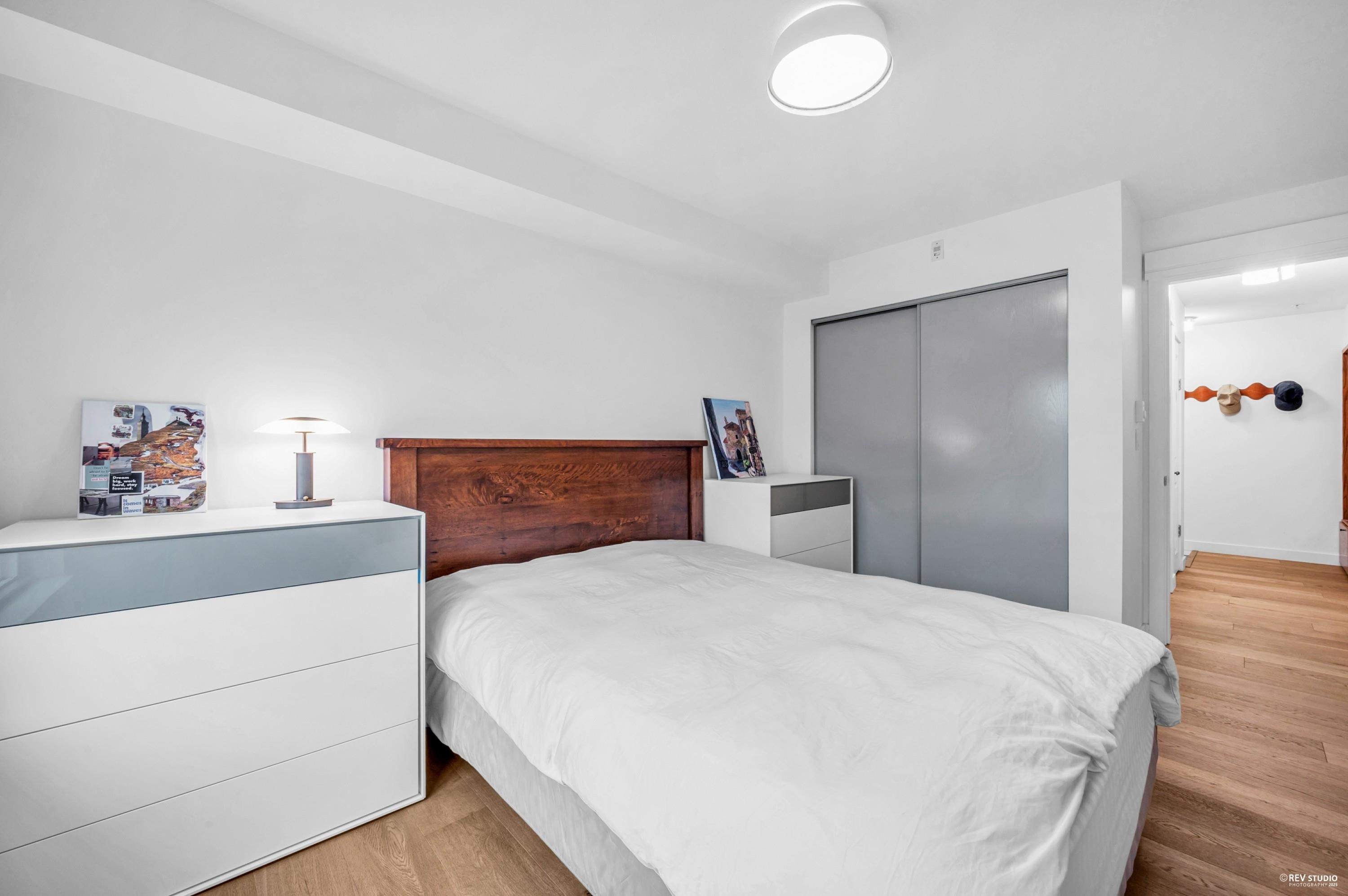 301 2096 W 46TH AVENUE Unit: 301