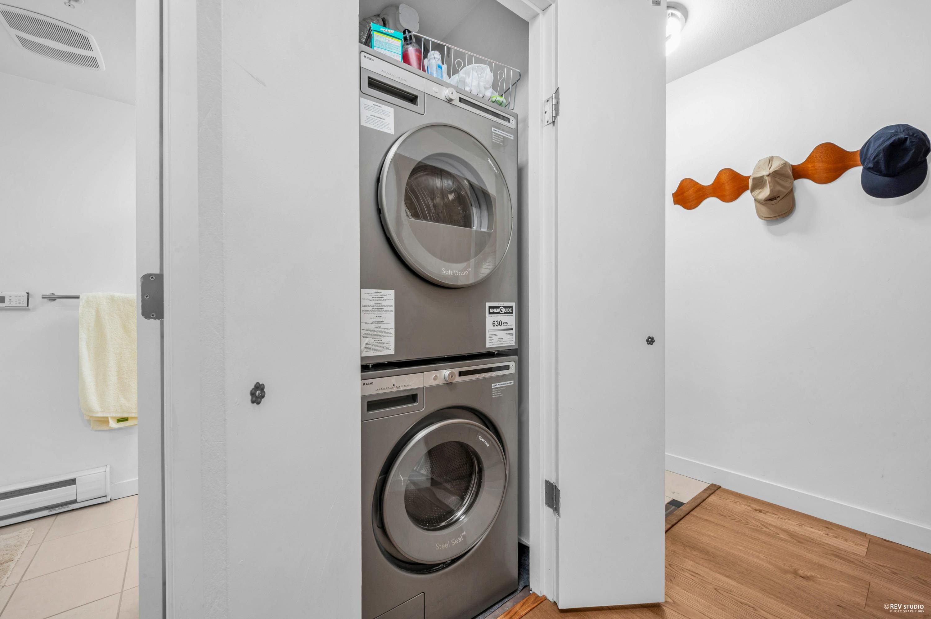 301 2096 W 46TH AVENUE Unit: 301