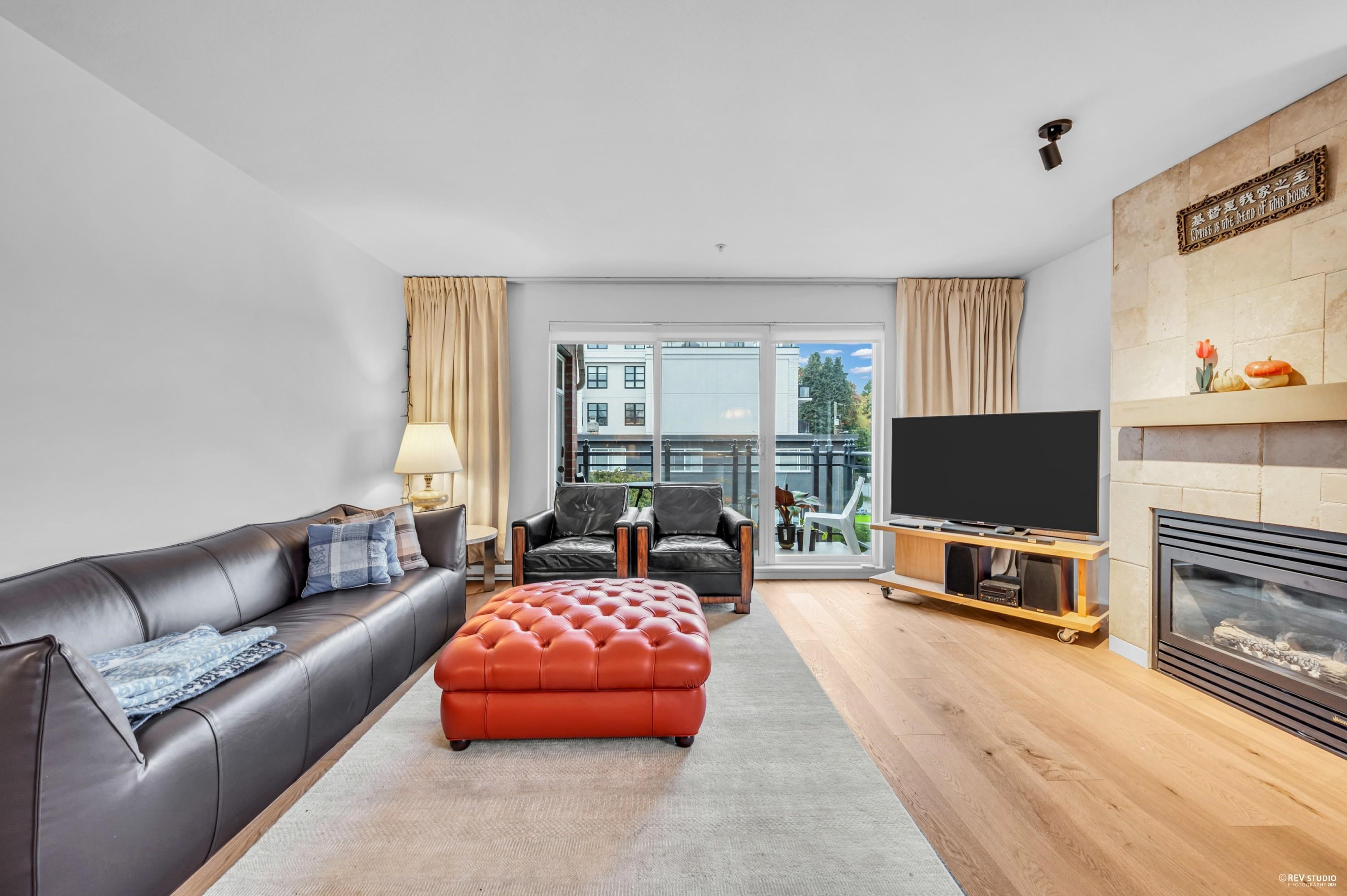 301 2096 W 46TH AVENUE Unit: 301