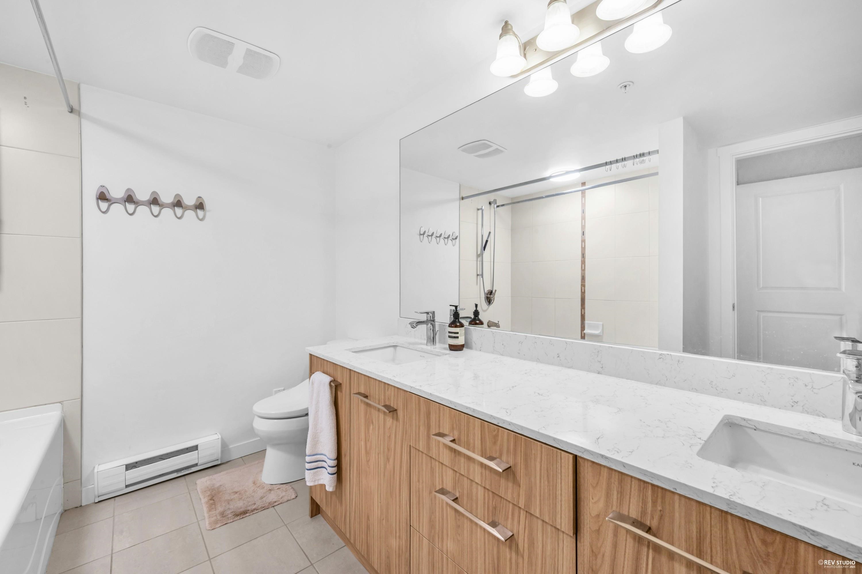 301 2096 W 46TH AVENUE Unit: 301