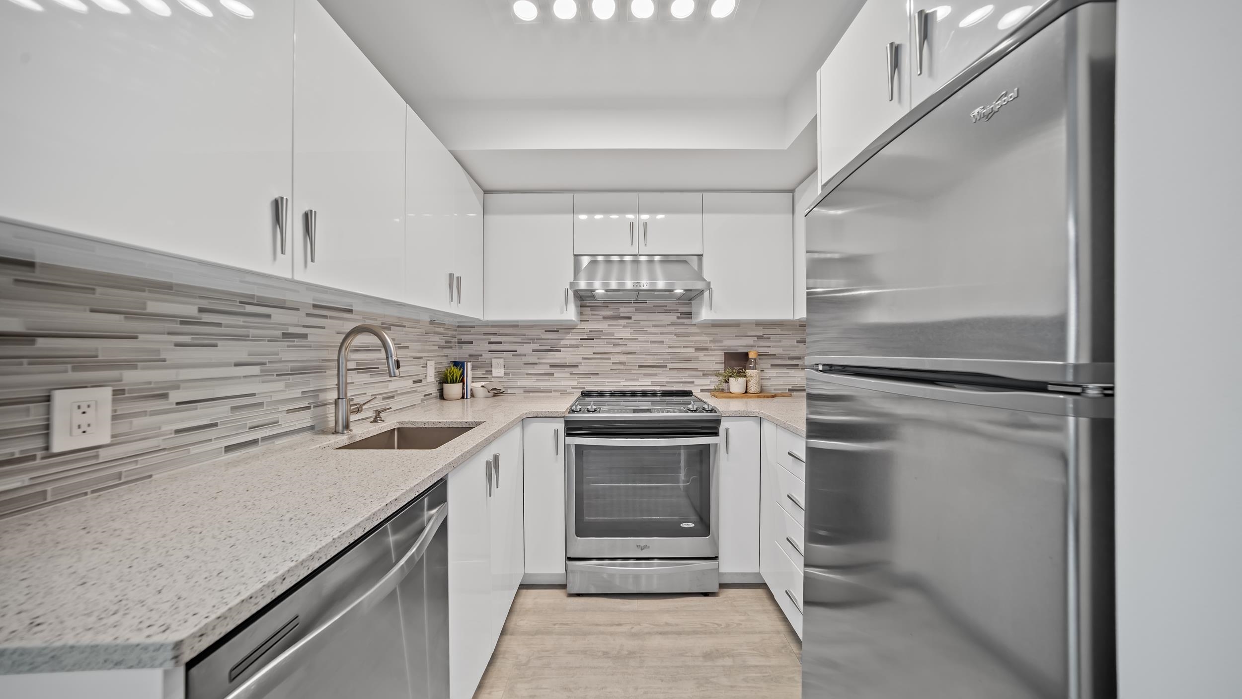 1802 1238 RICHARDS STREET Unit: 1802