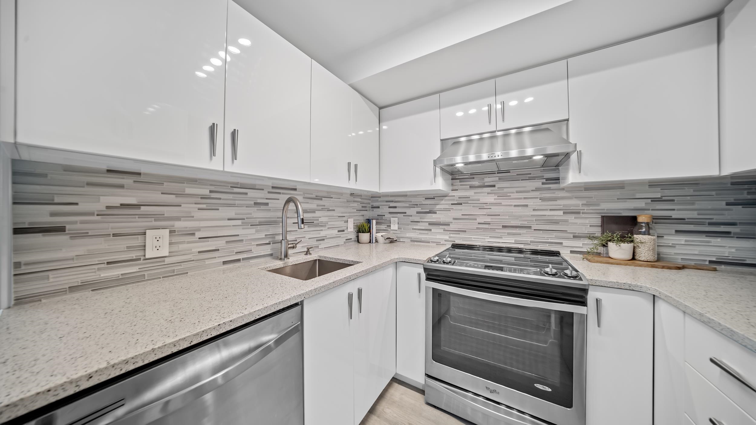 1802 1238 RICHARDS STREET Unit: 1802