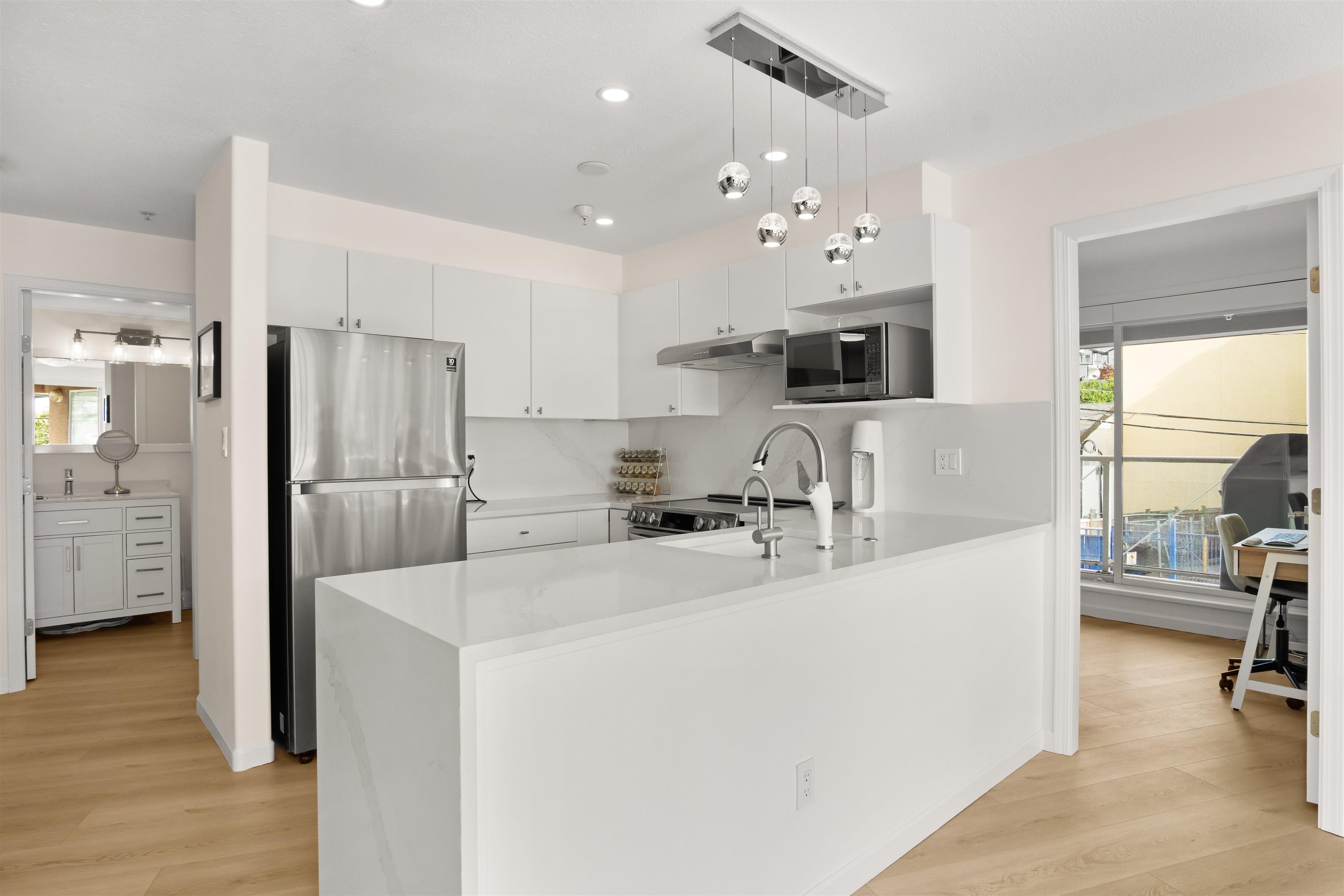 206 1119 VIDAL STREET Unit: 206