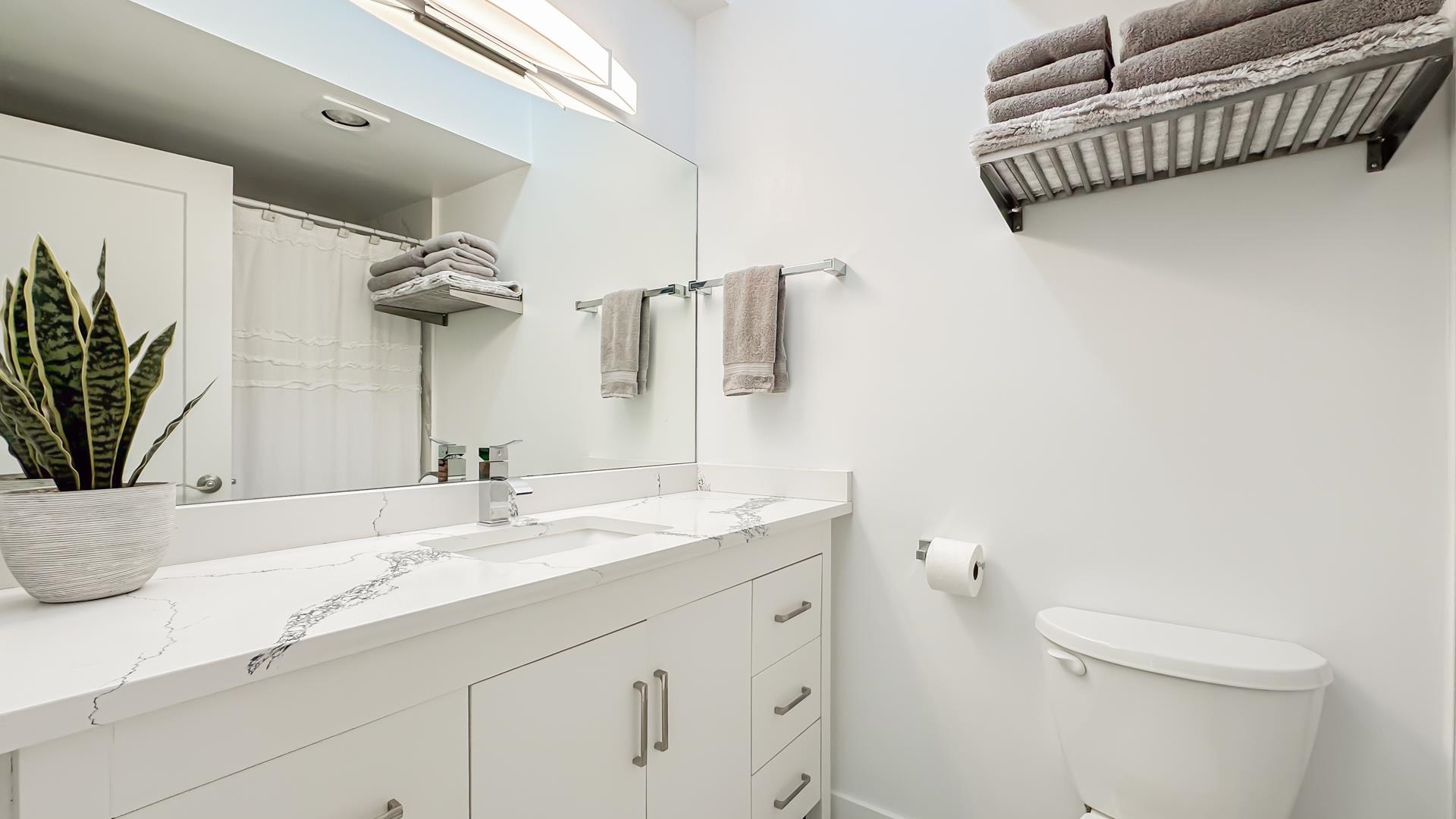 306 1250 W 12TH AVENUE Unit: 306