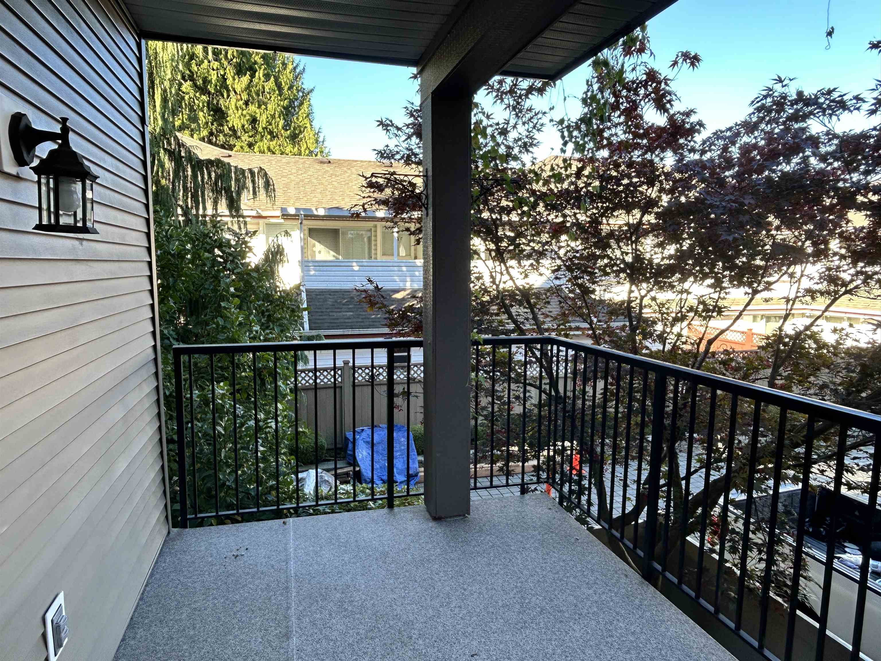 215 22150 DEWDNEY TRUNK ROAD Unit: 215