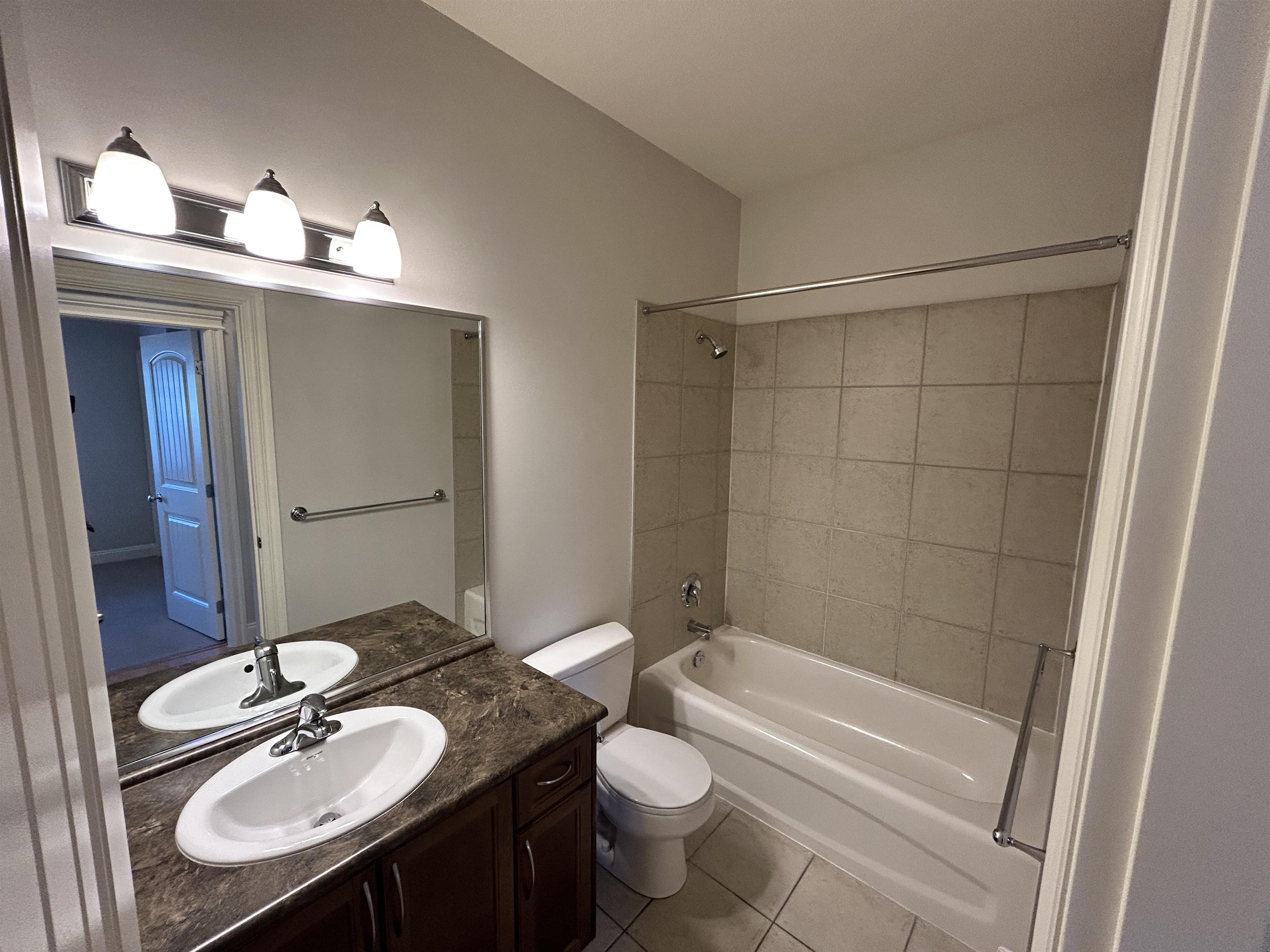 215 22150 DEWDNEY TRUNK ROAD Unit: 215