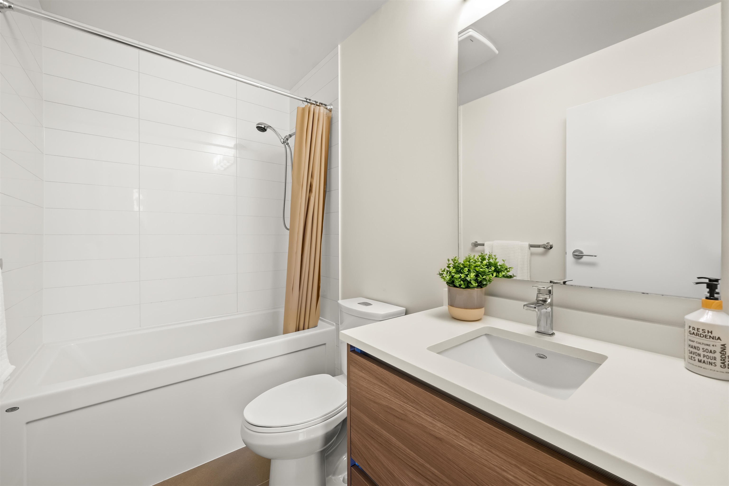 207 8850 UNIVERSITY CRESCENT Unit: 207