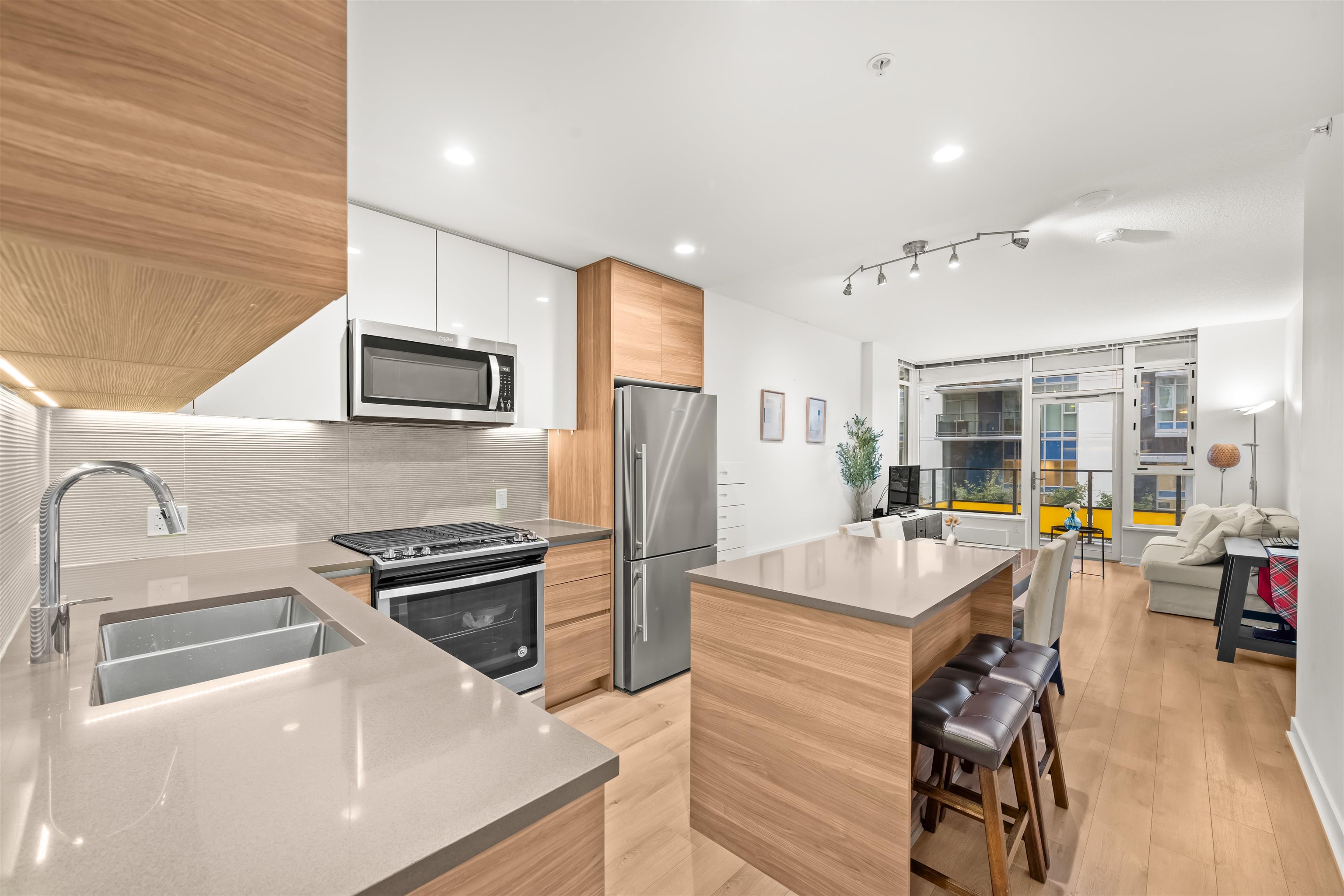 207 8850 UNIVERSITY CRESCENT Unit: 207