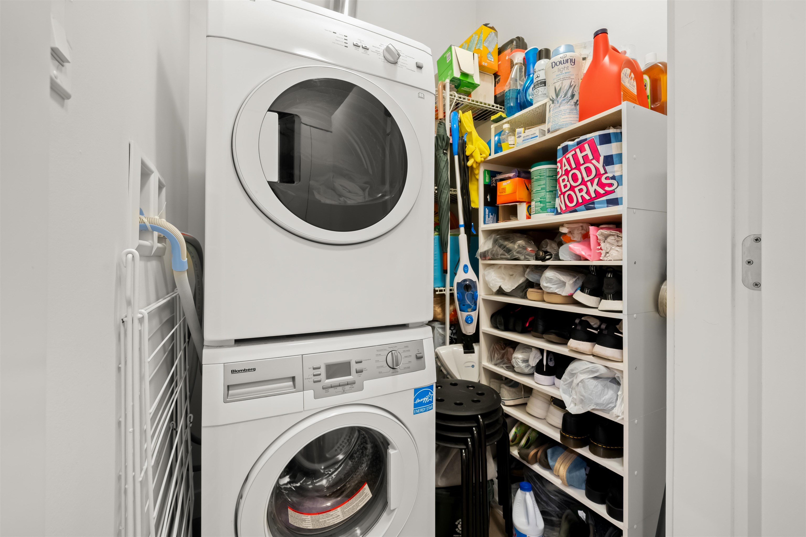 207 8850 UNIVERSITY CRESCENT Unit: 207