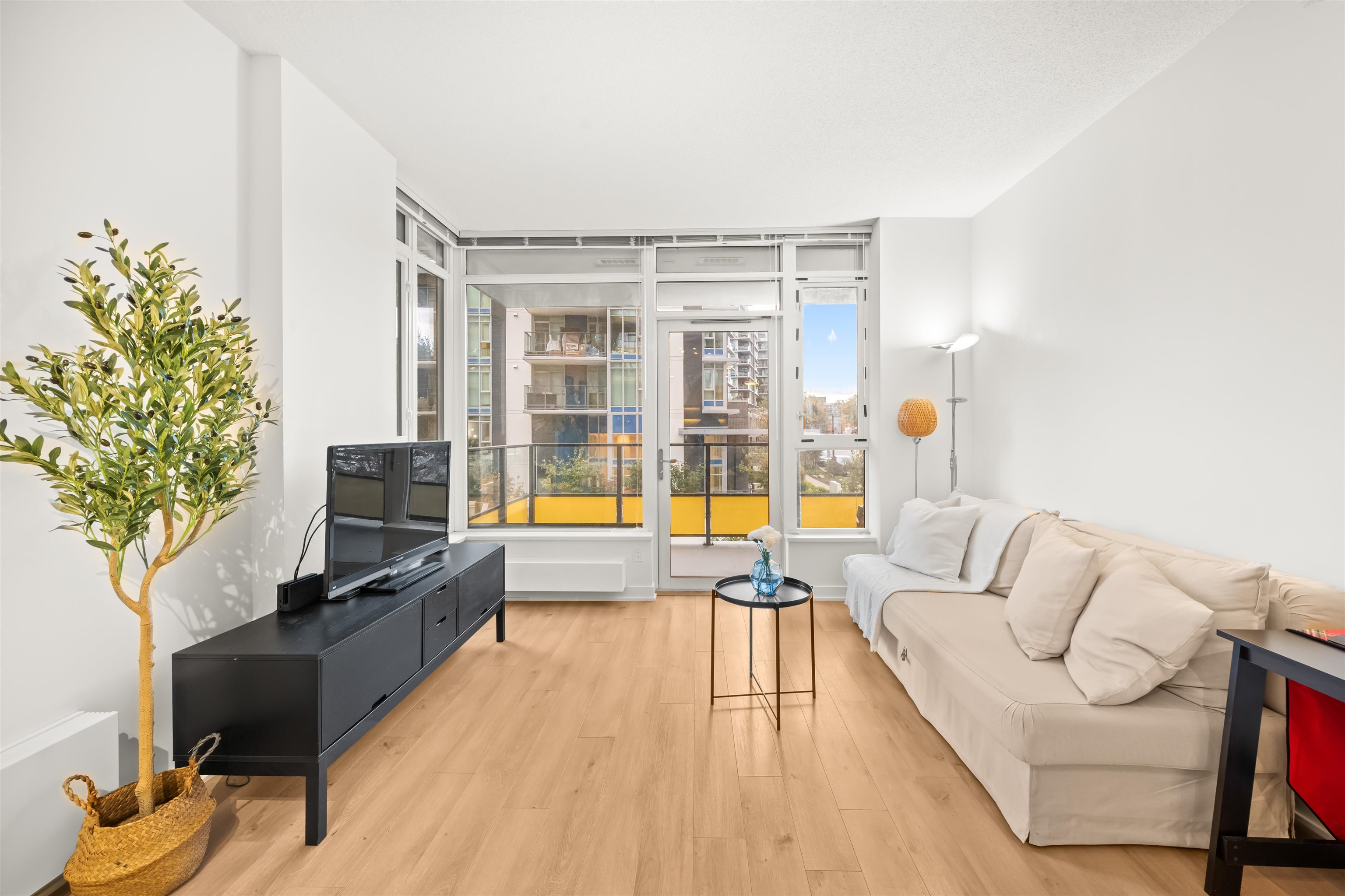 207 8850 UNIVERSITY CRESCENT Unit: 207