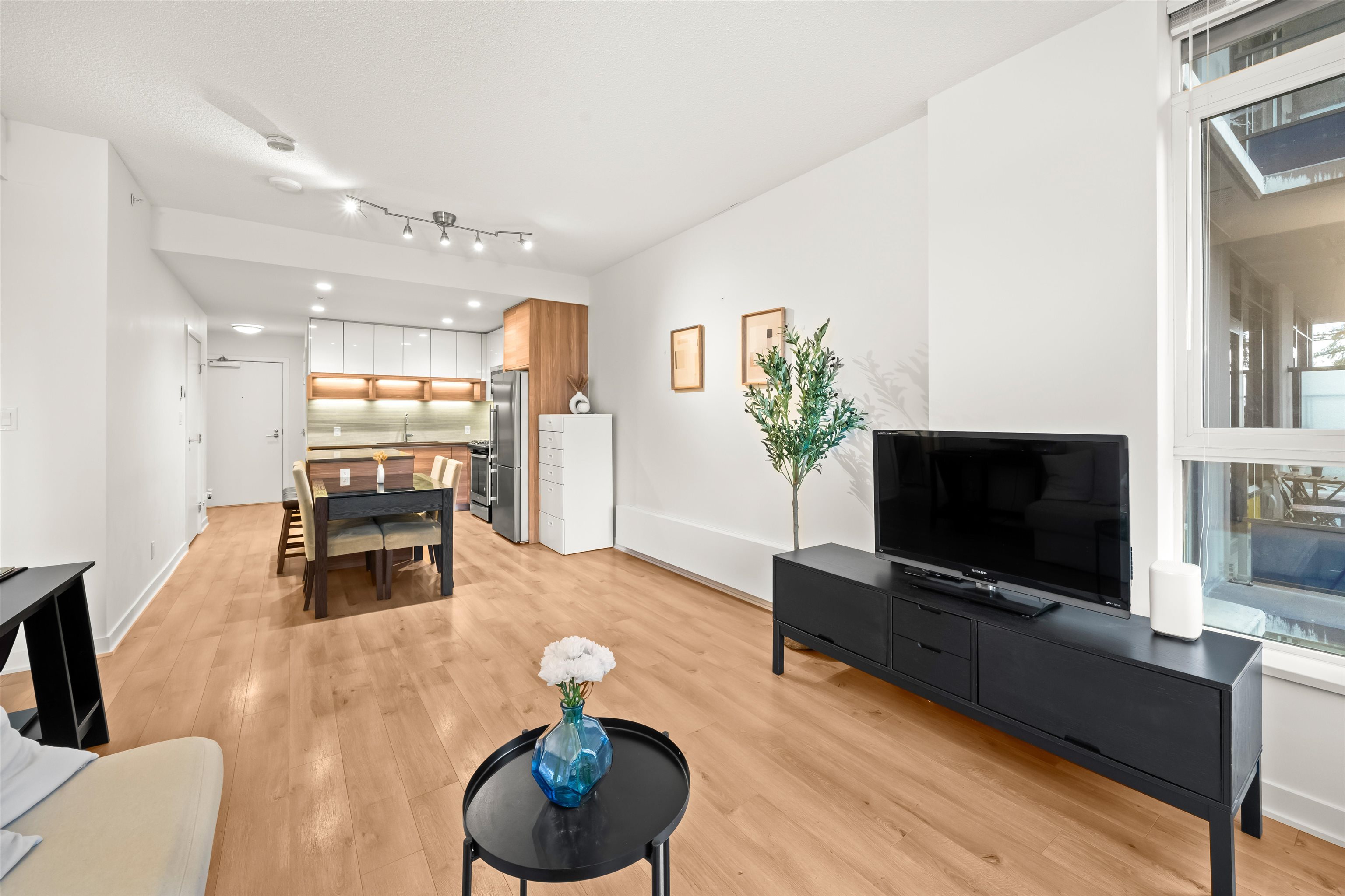 207 8850 UNIVERSITY CRESCENT Unit: 207