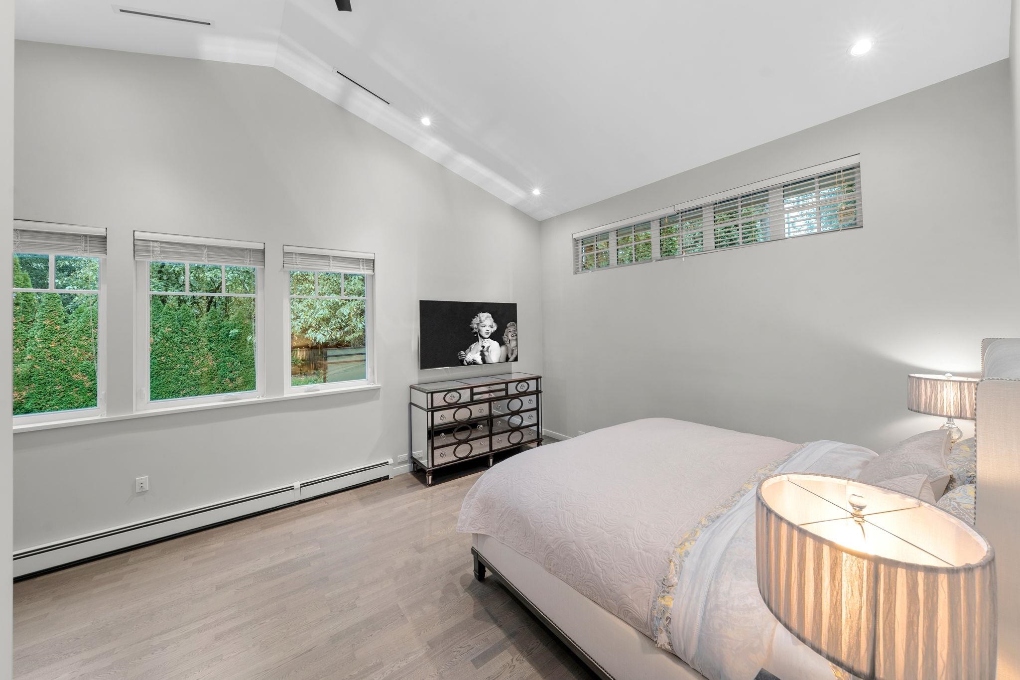 2140 PEMBERTON AVENUE