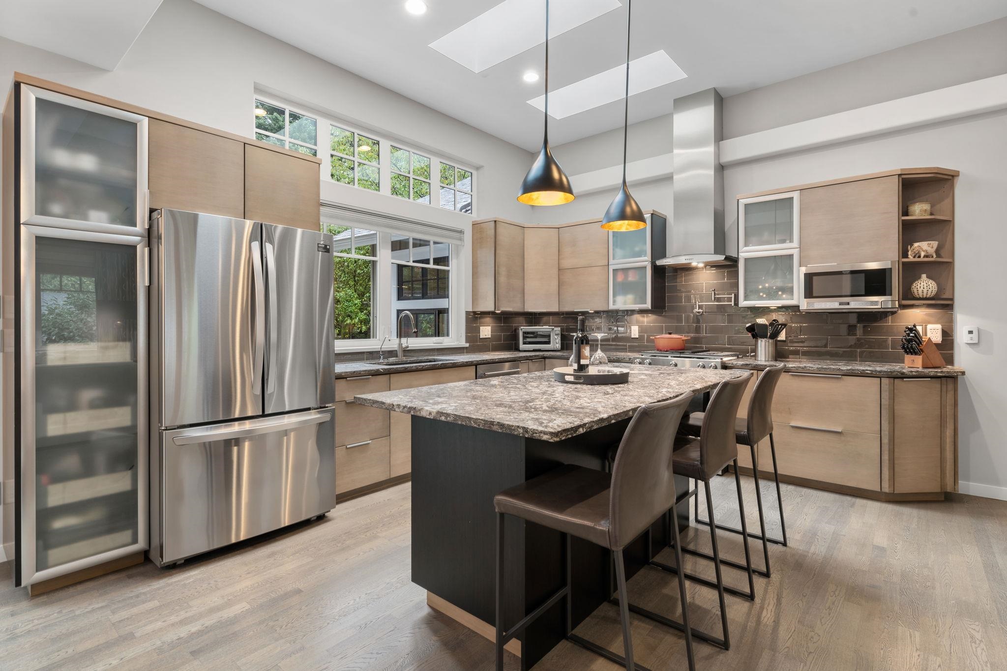 2140 PEMBERTON AVENUE