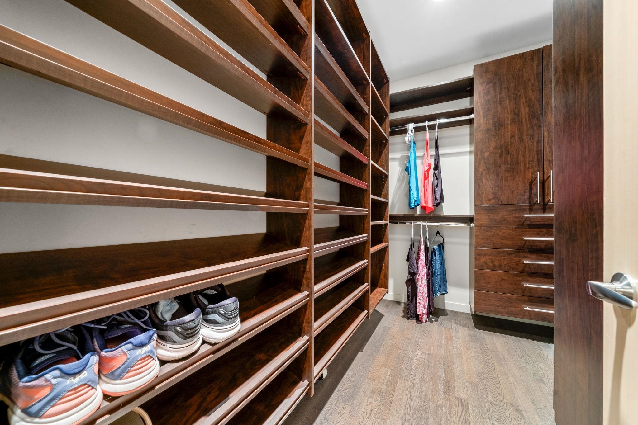 2140 PEMBERTON AVENUE