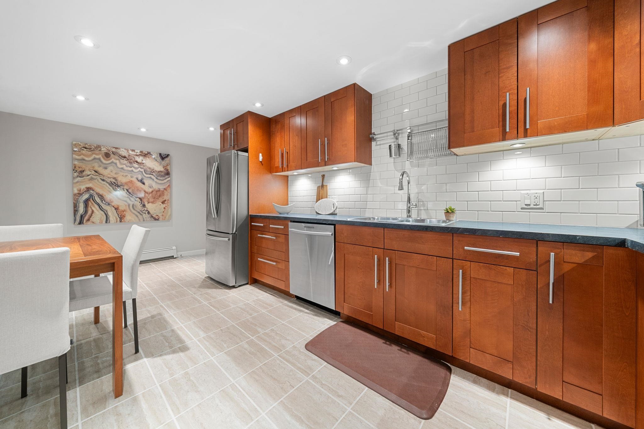 2140 PEMBERTON AVENUE