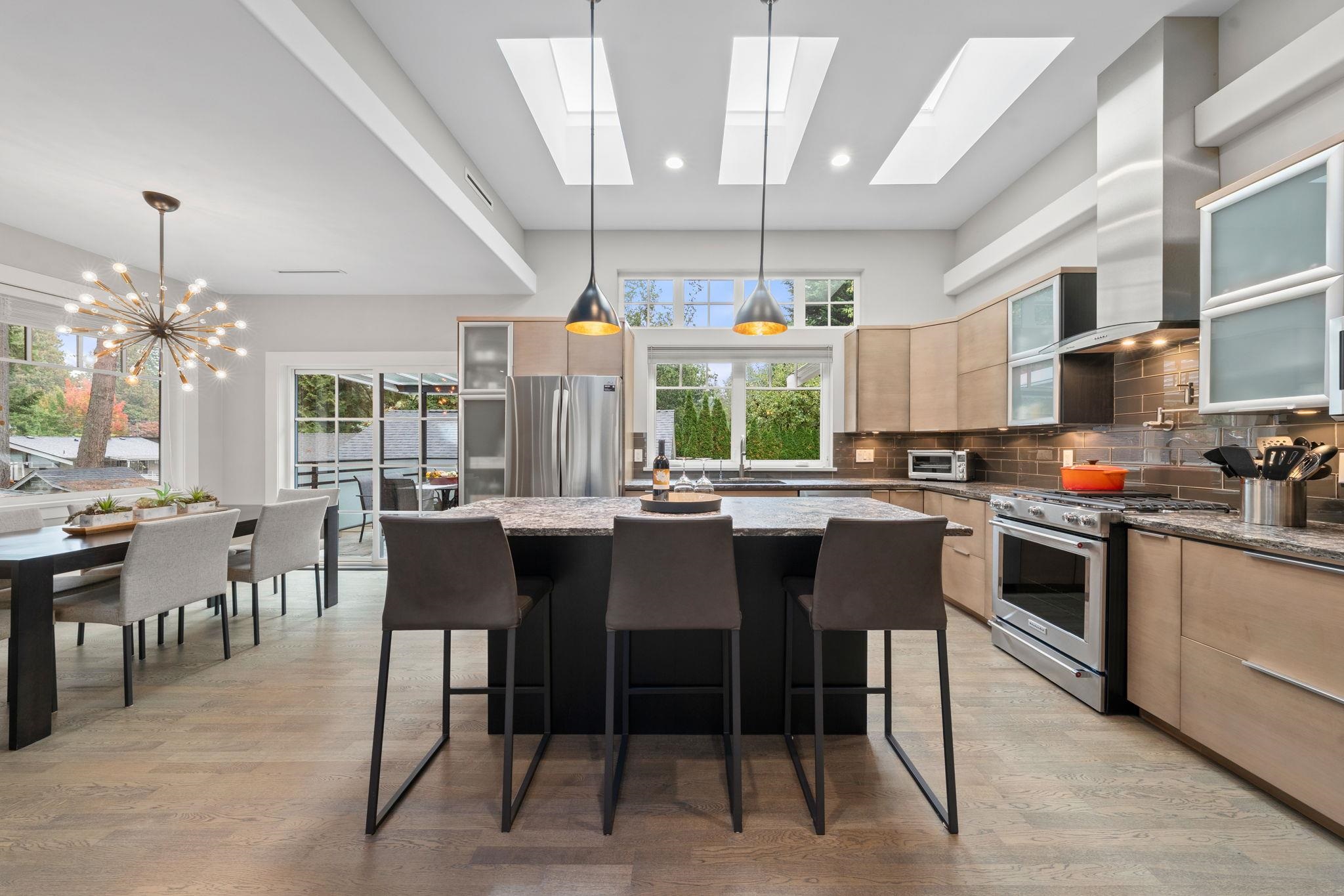 2140 PEMBERTON AVENUE