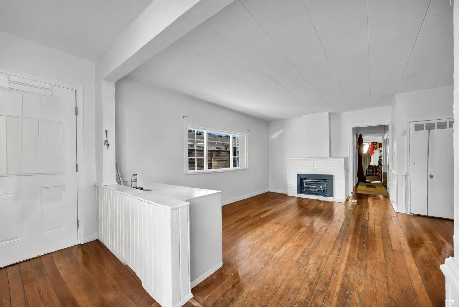 853 MAPLE STREET, White Rock