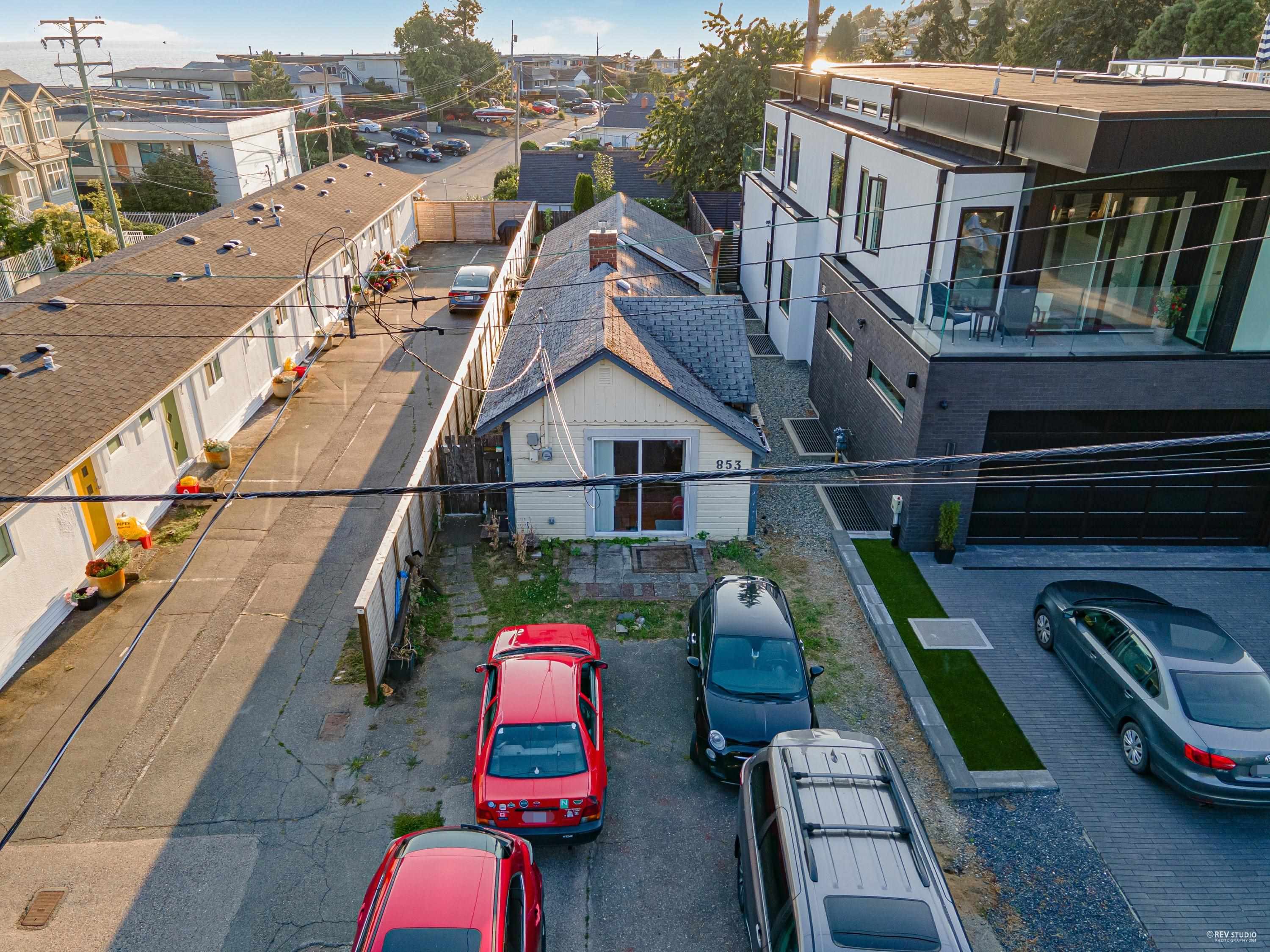 853 MAPLE STREET, White Rock