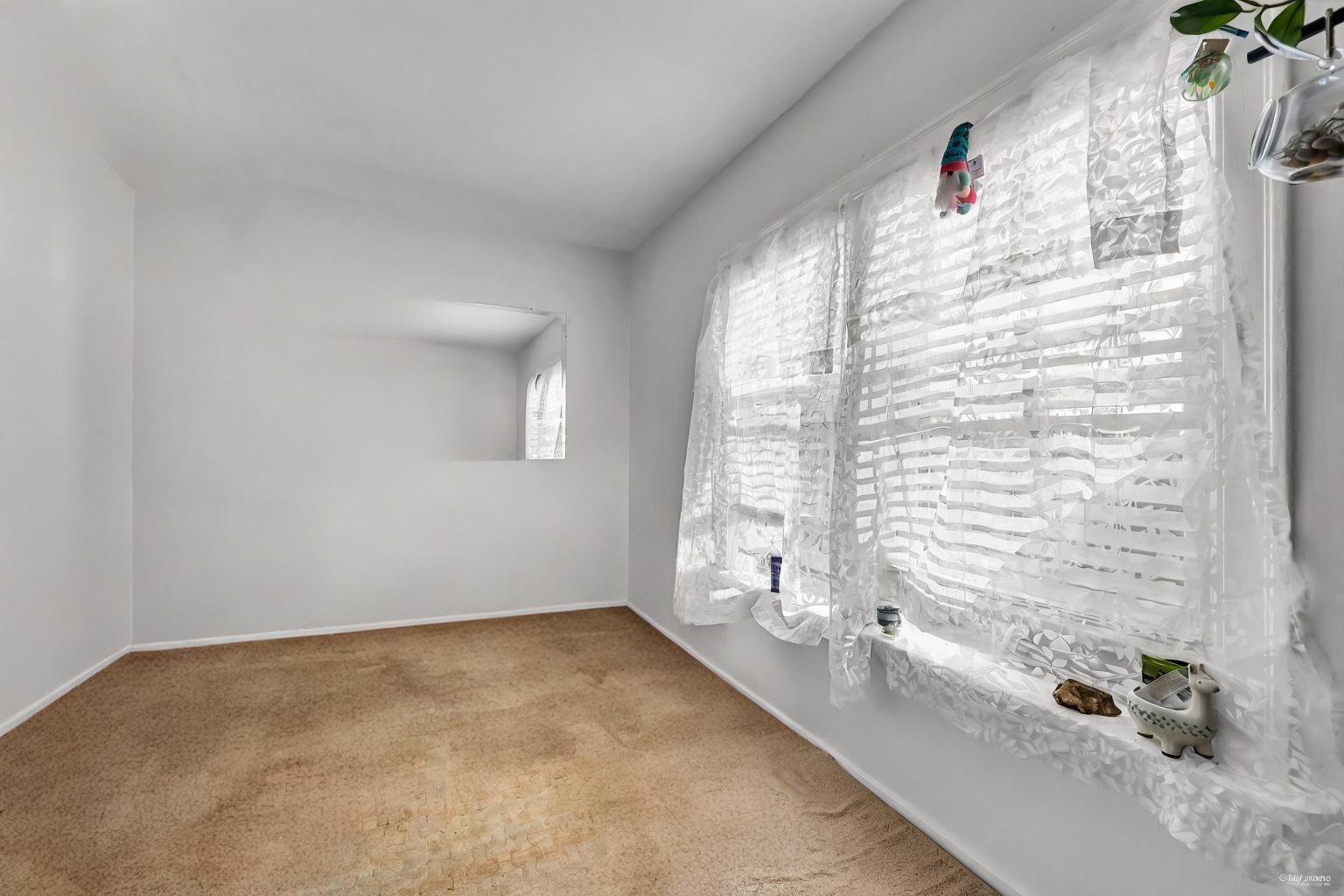 853 MAPLE STREET, White Rock