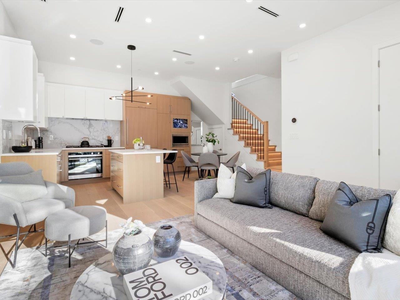 4687 W 15TH AVE AVENUE, Vancouver