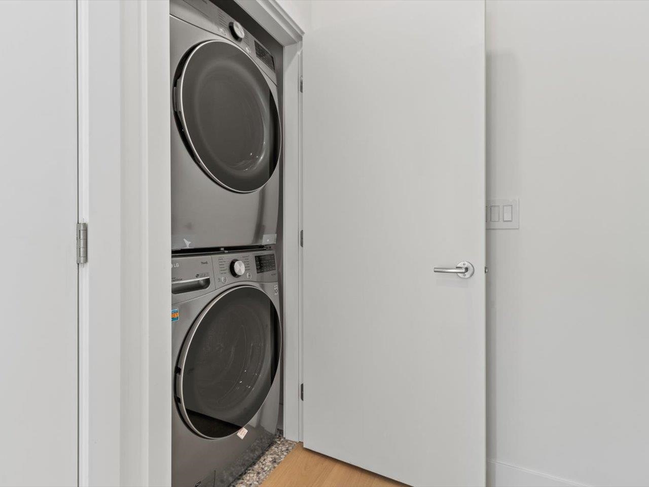 4687 W 15TH AVE AVENUE, Vancouver