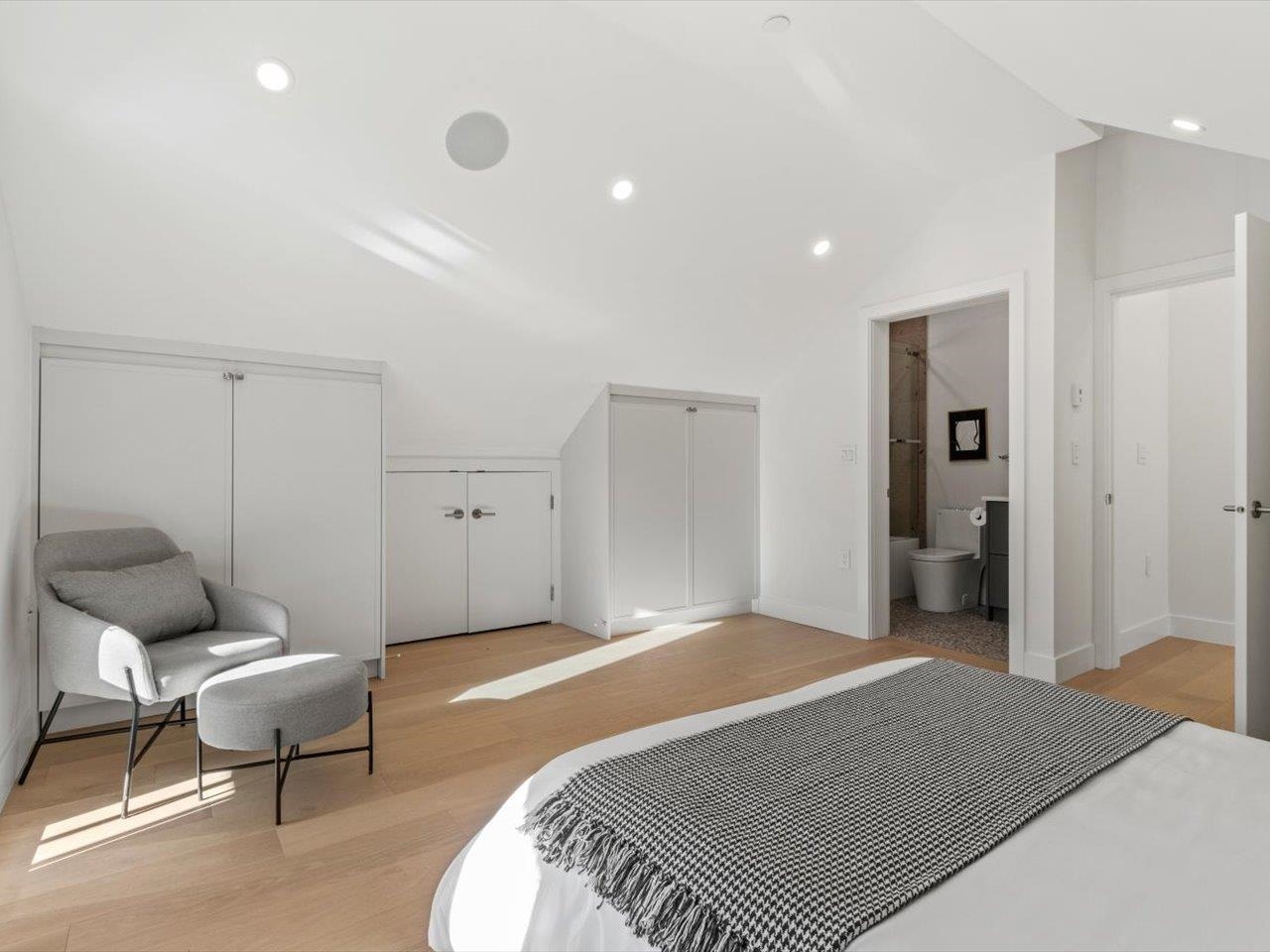 4687 W 15TH AVE AVENUE, Vancouver