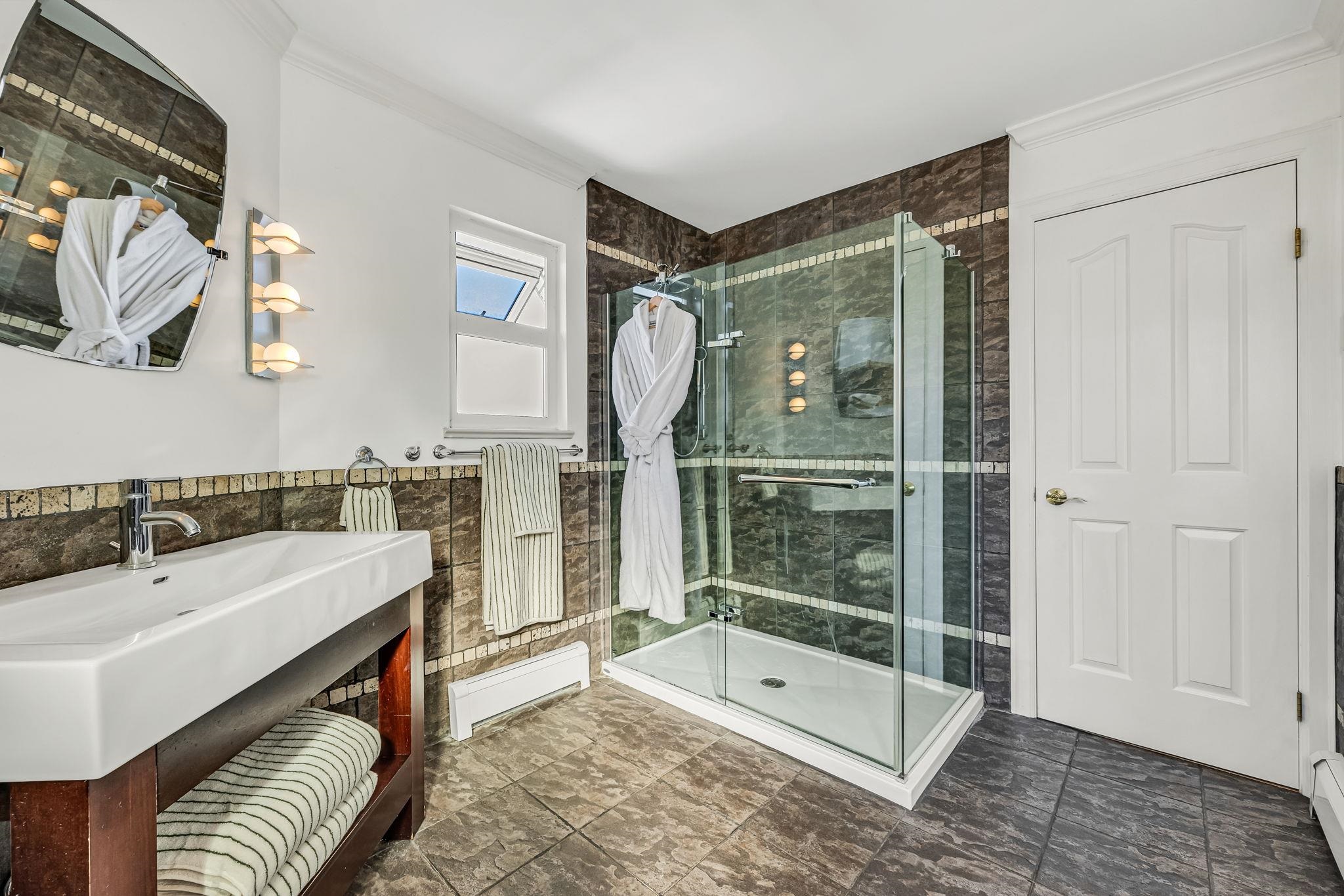 3191 E EIGHT AVENUE, Vancouver