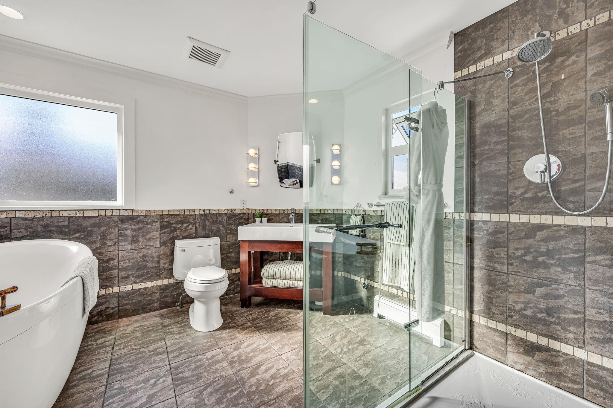 3191 E EIGHT AVENUE, Vancouver