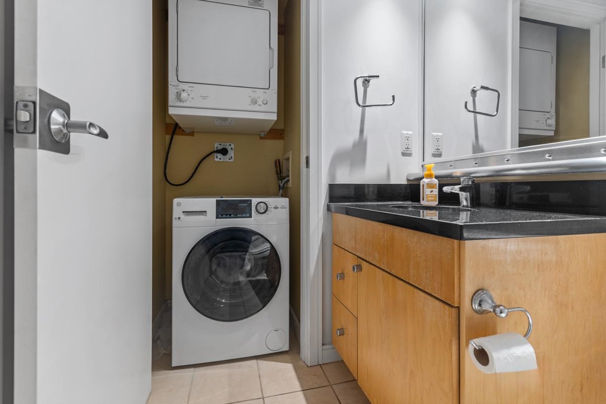 403 1003 BURNABY STREET, Vancouver Unit: 403