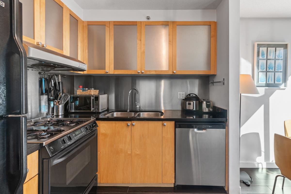 403 1003 BURNABY STREET, Vancouver Unit: 403