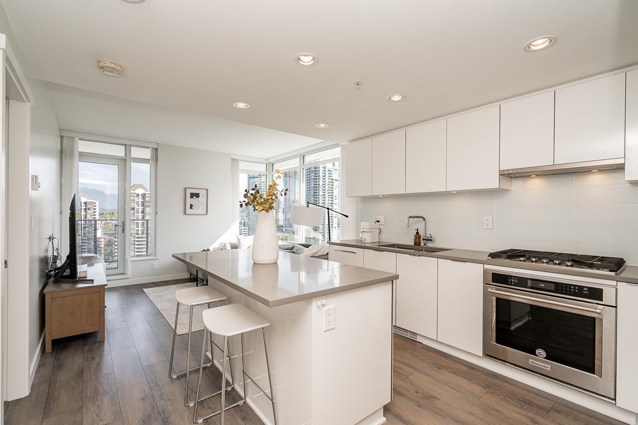 2808 2388 MADISON AVENUE, Burnaby Unit: 2808