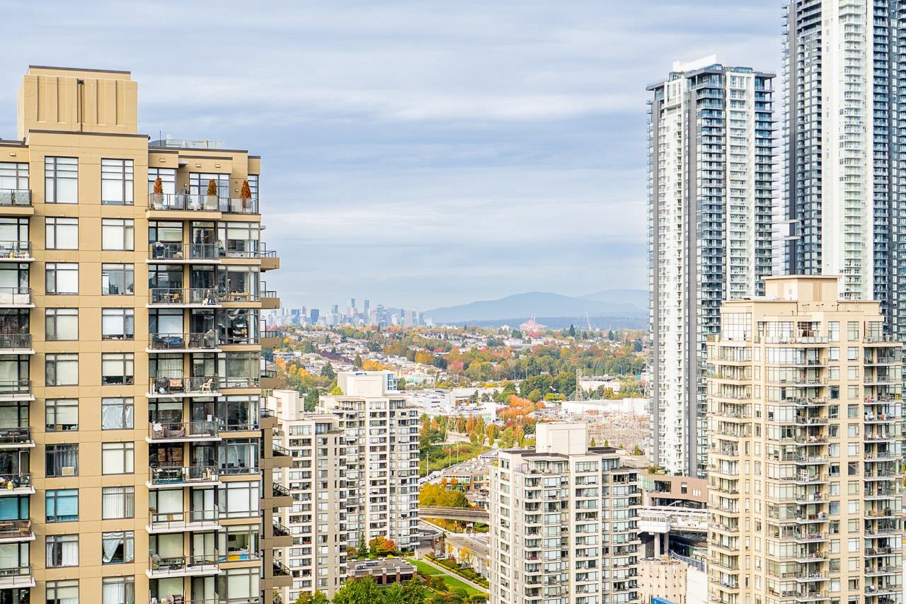 2808 2388 MADISON AVENUE, Burnaby Unit: 2808