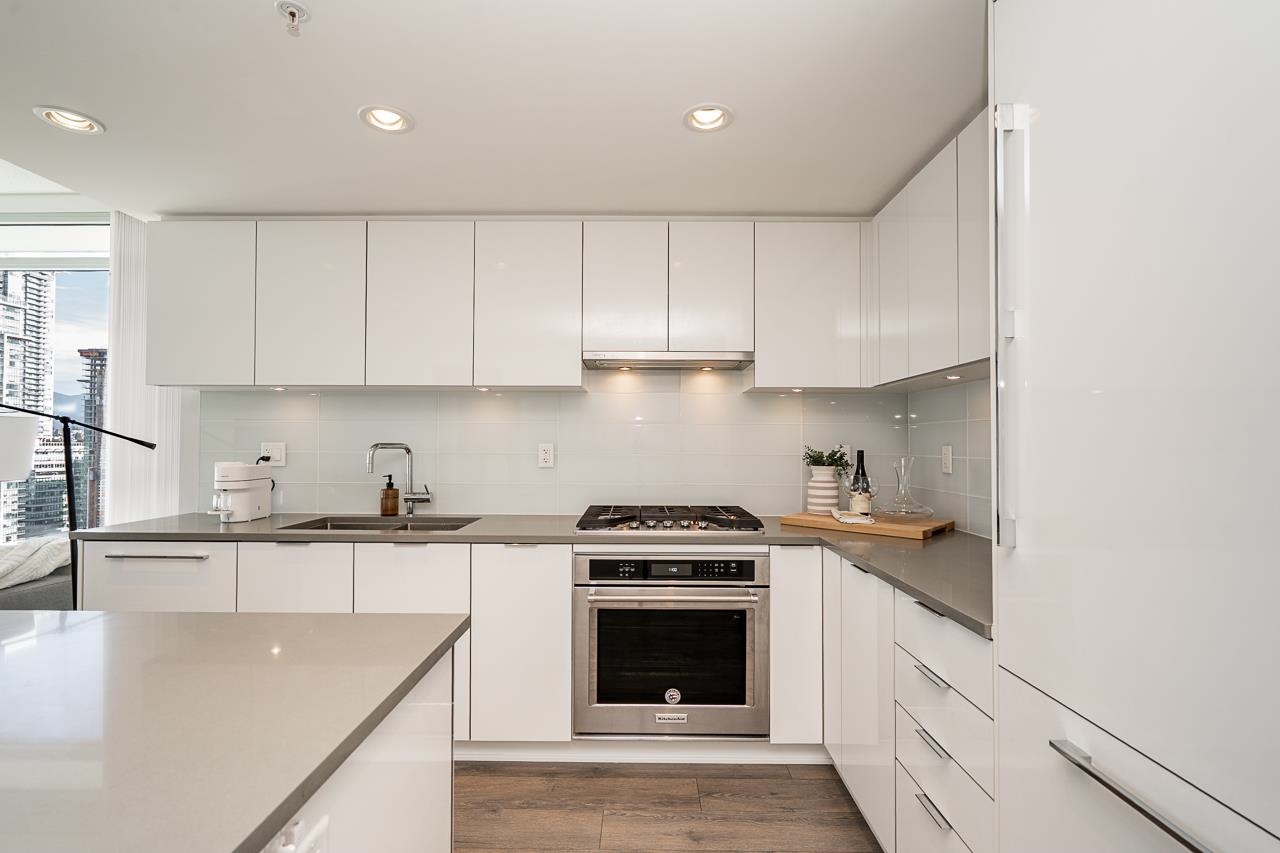 2808 2388 MADISON AVENUE, Burnaby Unit: 2808