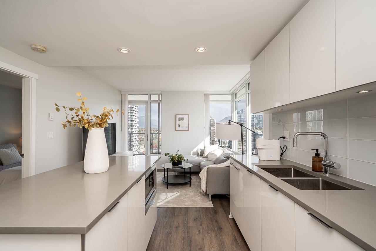 2808 2388 MADISON AVENUE, Burnaby Unit: 2808