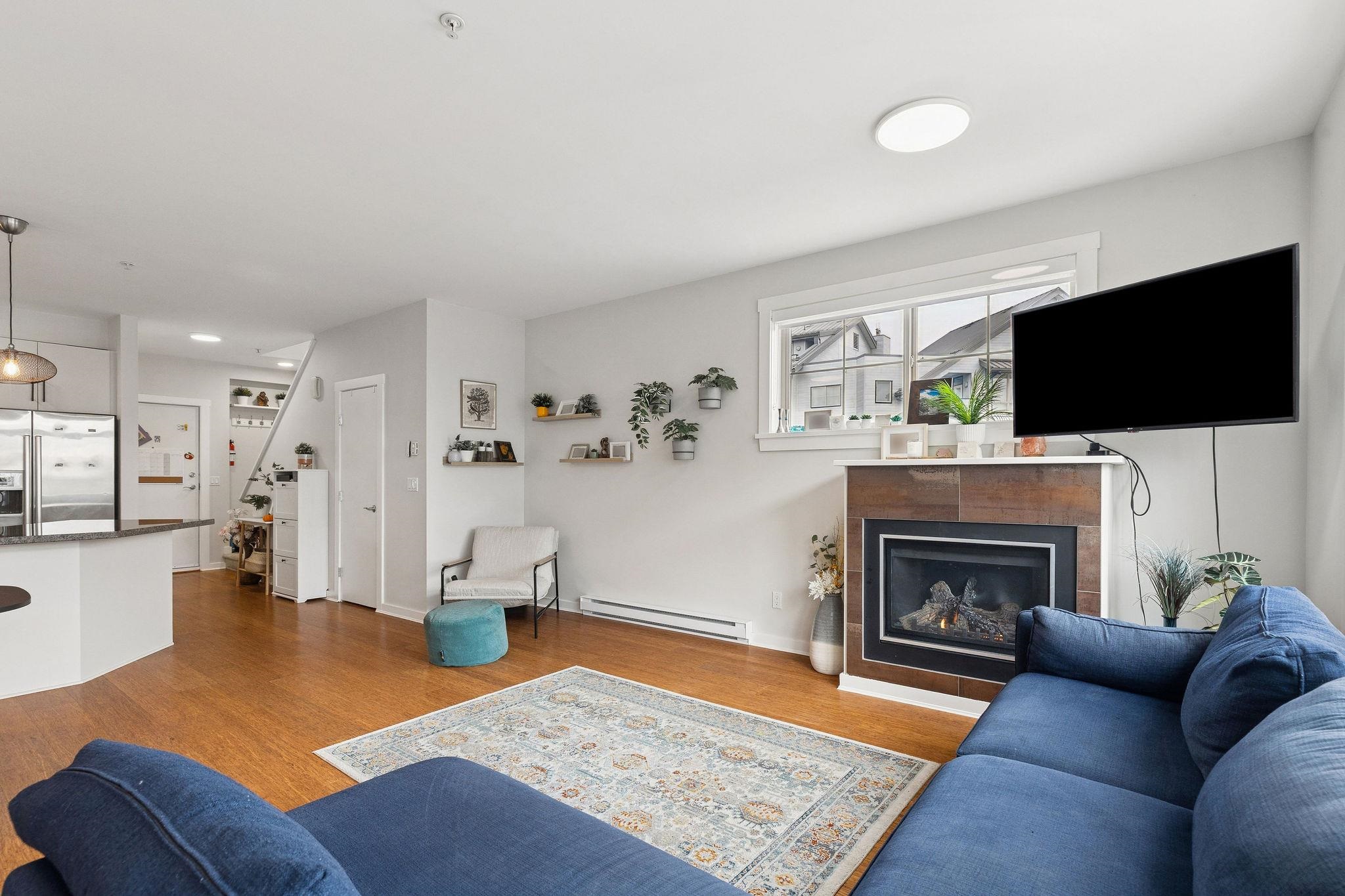 220 6111 LONDON ROAD, Richmond Unit: 220