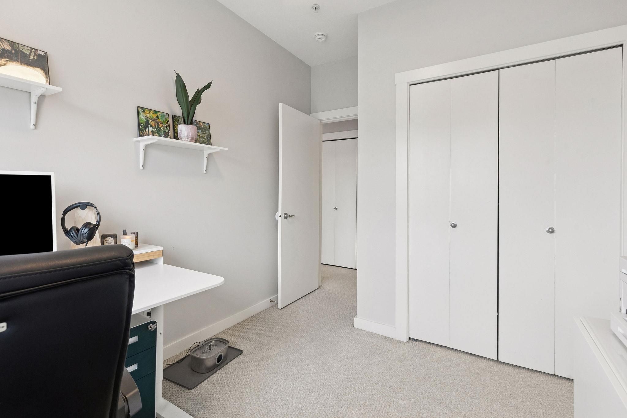 220 6111 LONDON ROAD, Richmond Unit: 220