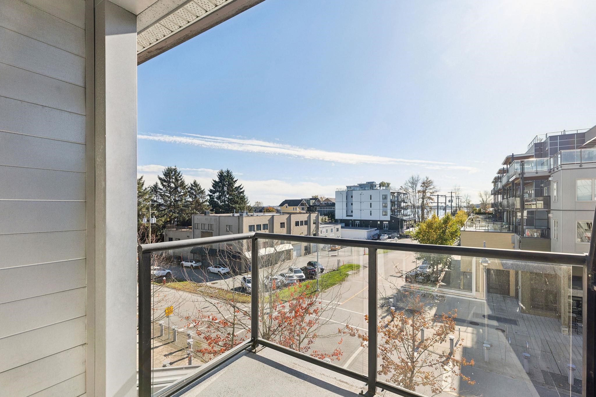 220 6111 LONDON ROAD, Richmond Unit: 220