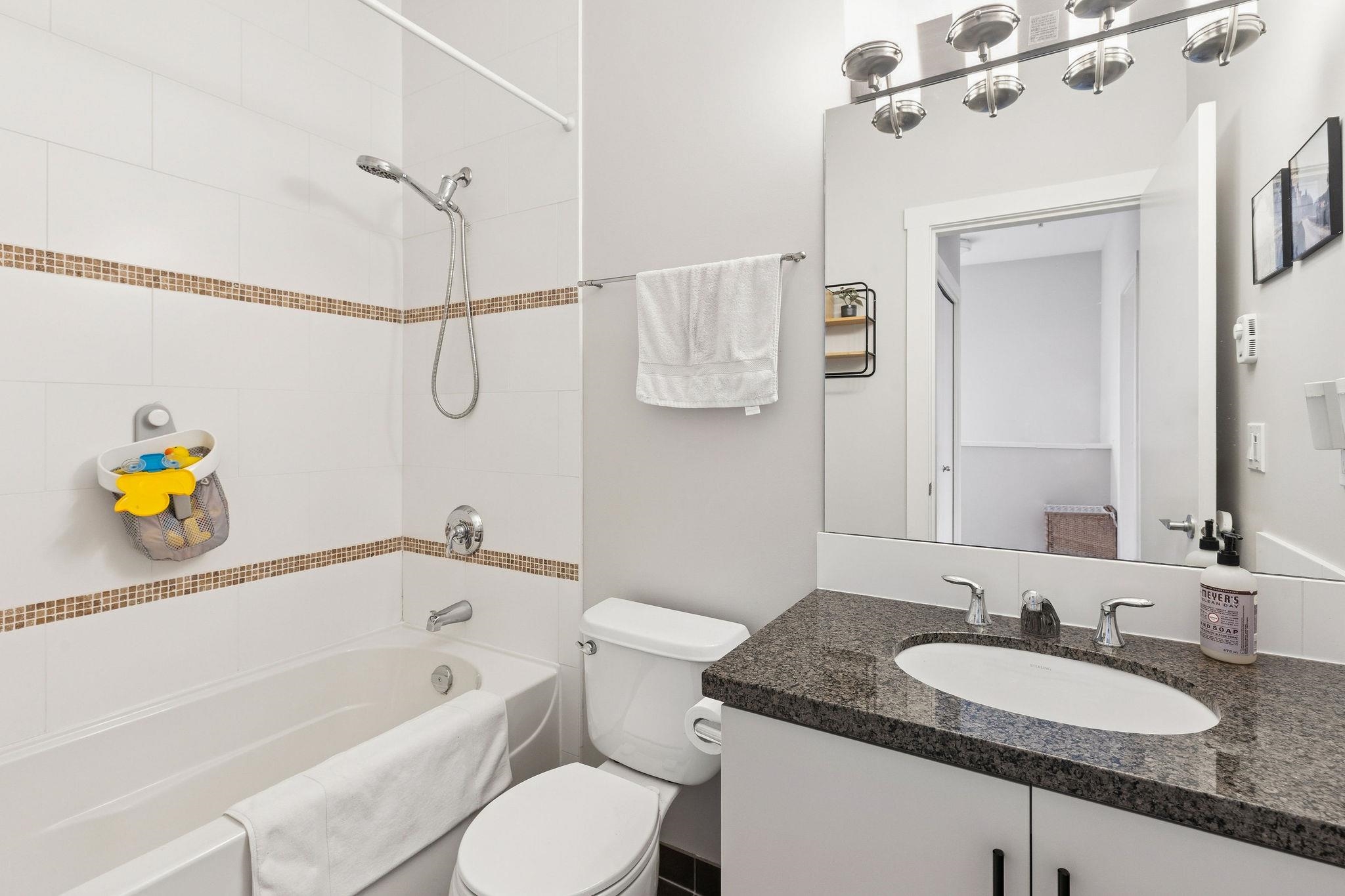 220 6111 LONDON ROAD, Richmond Unit: 220