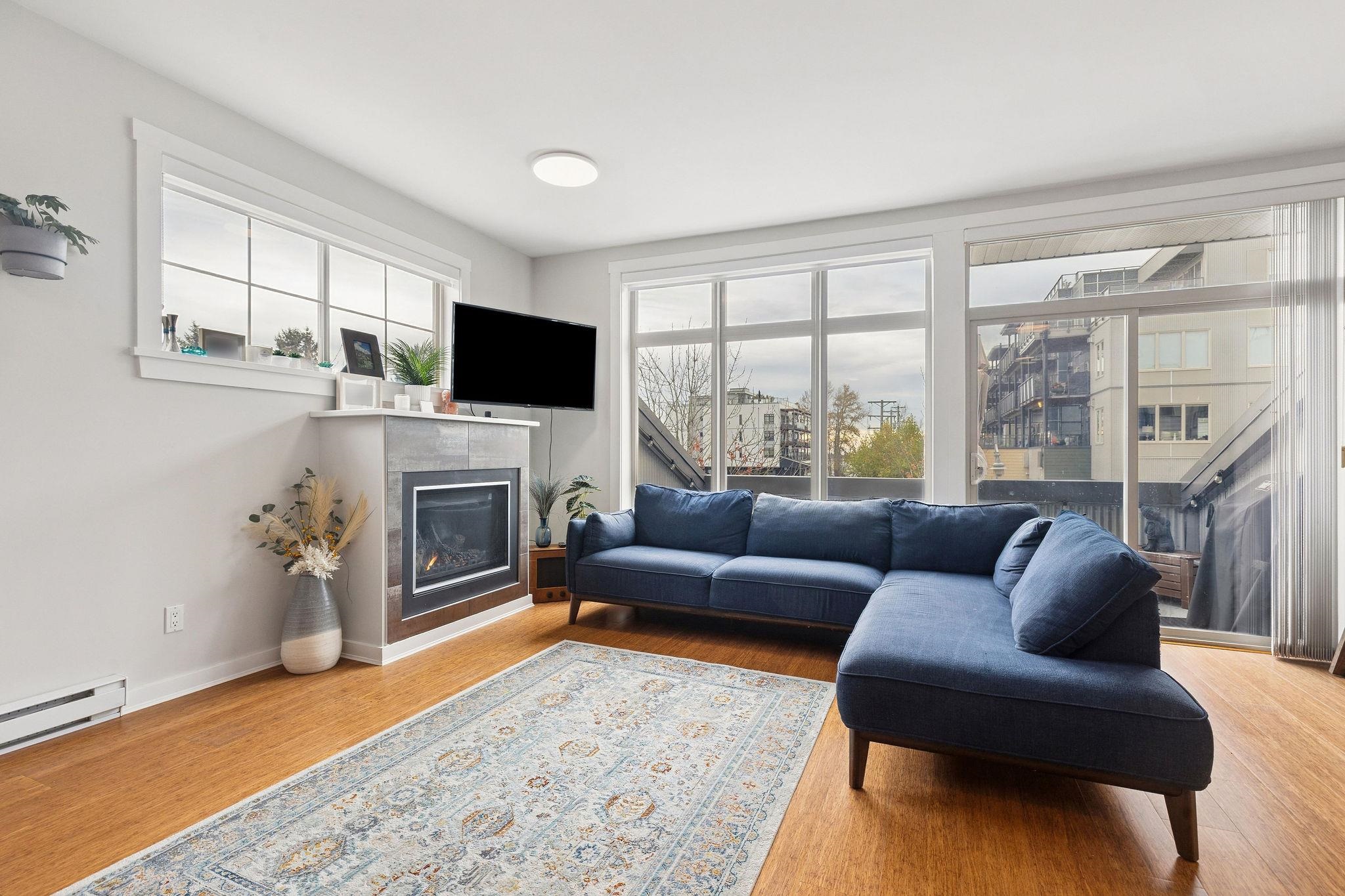 220 6111 LONDON ROAD, Richmond Unit: 220