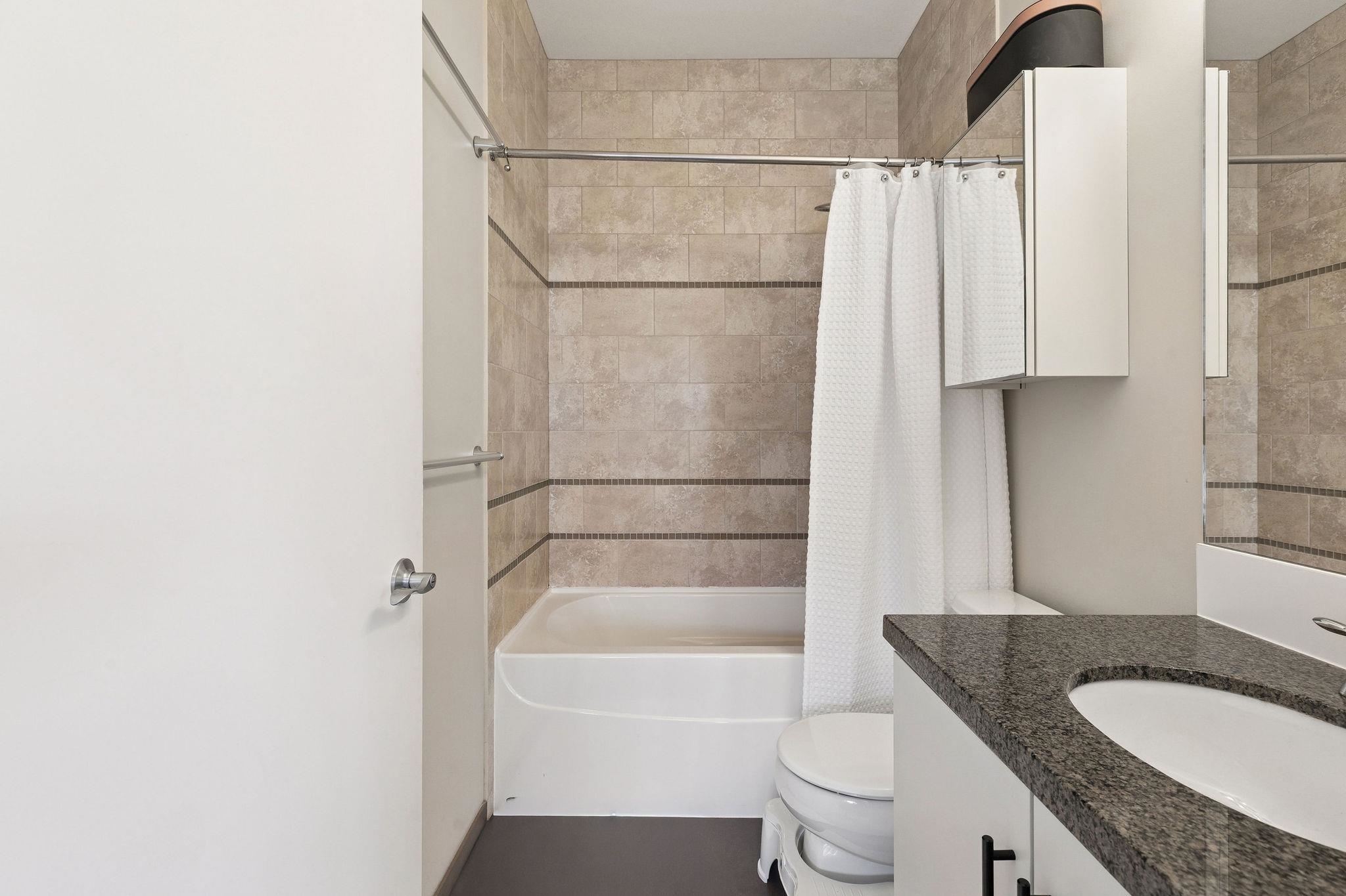 220 6111 LONDON ROAD, Richmond Unit: 220