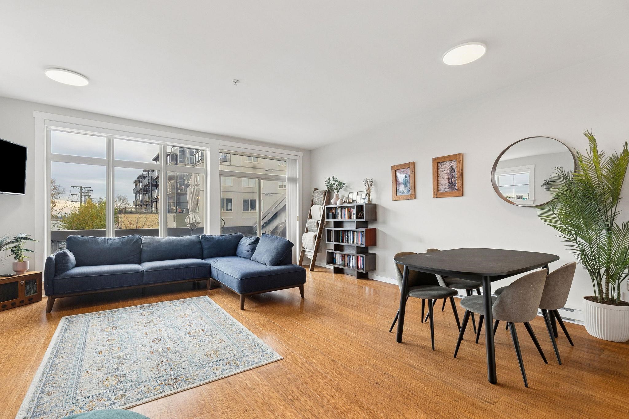 220 6111 LONDON ROAD, Richmond Unit: 220