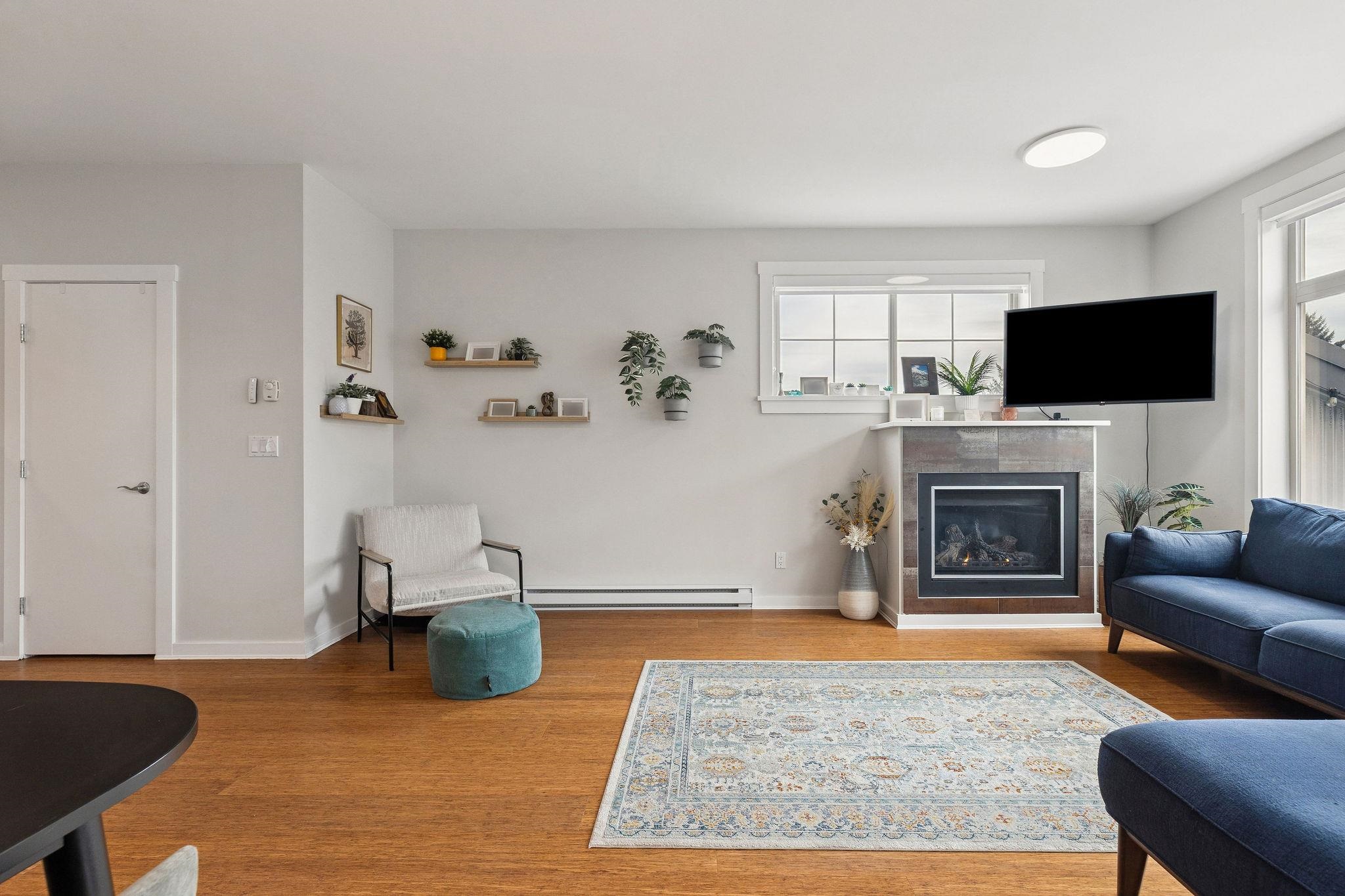 220 6111 LONDON ROAD, Richmond Unit: 220