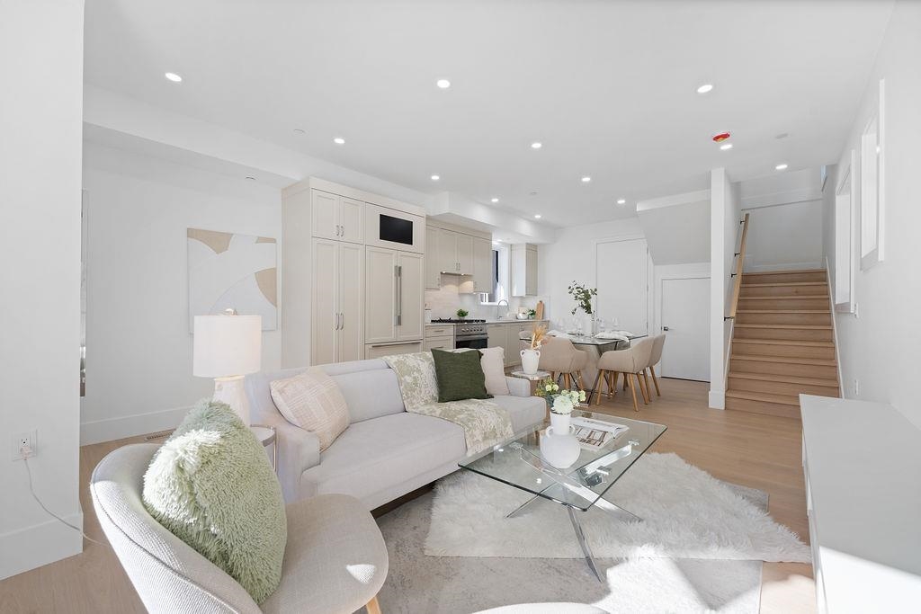 1 2447 E 41ST AVENUE, Vancouver Unit: 1