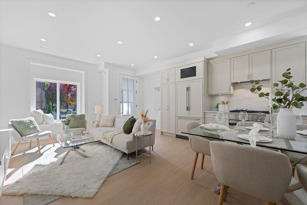 1 2447 E 41ST AVENUE, Vancouver Unit: 1