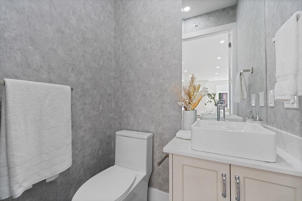 1 2447 E 41ST AVENUE, Vancouver Unit: 1