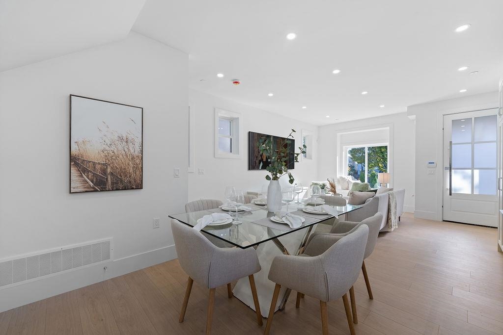 1 2447 E 41ST AVENUE, Vancouver Unit: 1