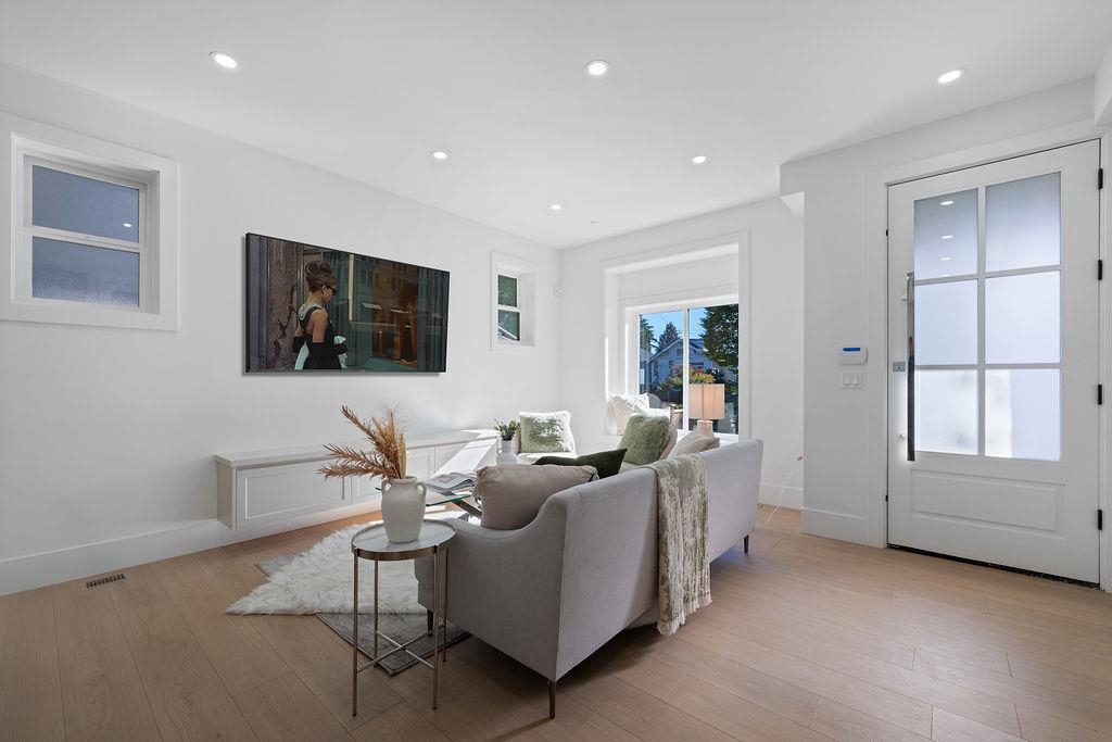 1 2447 E 41ST AVENUE, Vancouver Unit: 1