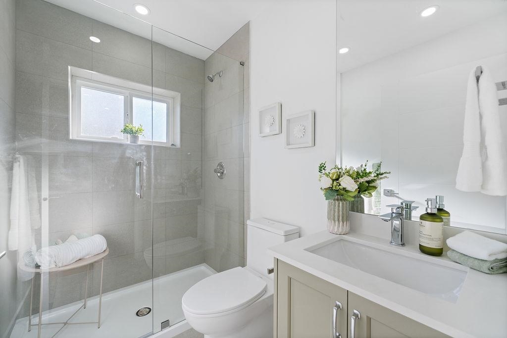 1 2447 E 41ST AVENUE, Vancouver Unit: 1