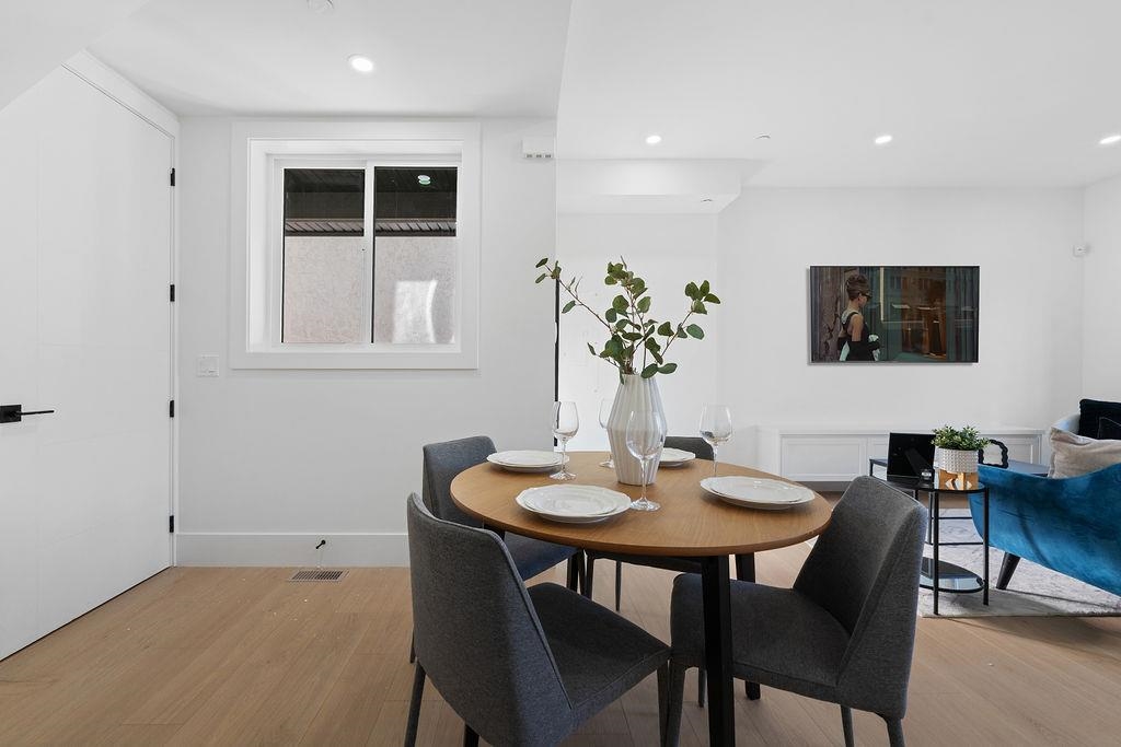 2 2447 E 41ST AVENUE, Vancouver Unit: 2