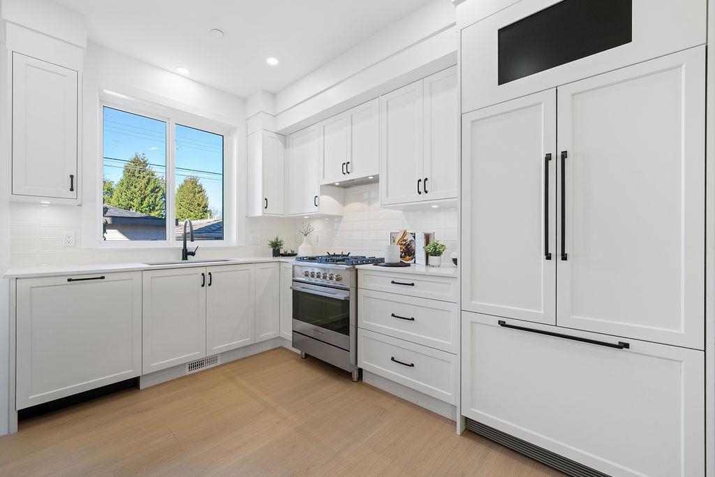 2 2447 E 41ST AVENUE, Vancouver Unit: 2